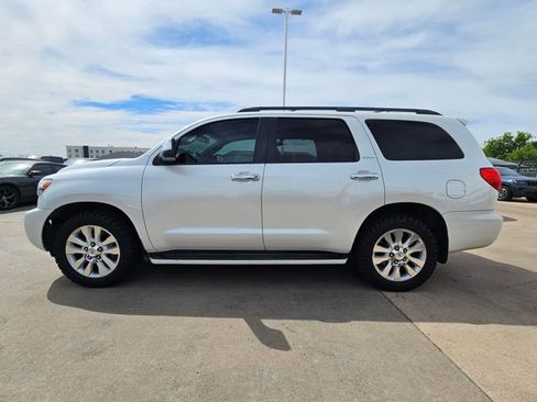 Used 2010 Toyota Sequoia Platinum image 4