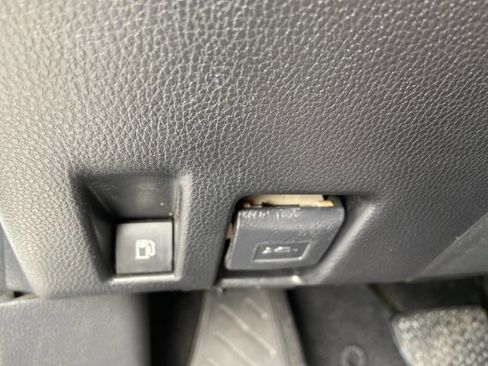 Used 2022 Toyota RAV4 XLE image 45