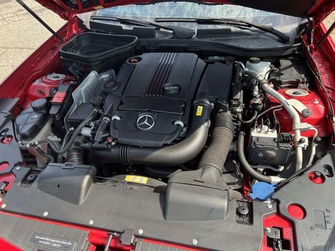Used 2015 Mercedes-Benz SLK 250 image 9
