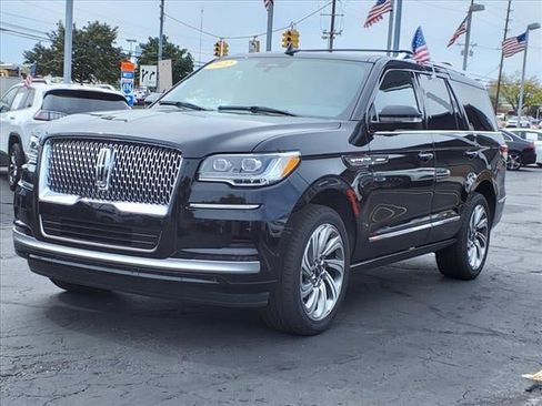 New 2022 Lincoln Navigator 4WD image 26
