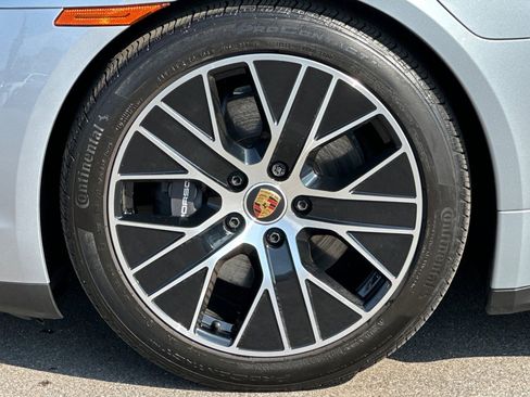 Used 2023 Porsche Taycan image 26