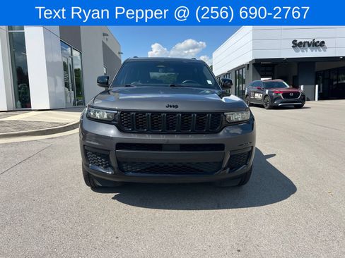 Used 2021 Jeep Grand Cherokee L Laredo RWD image 2