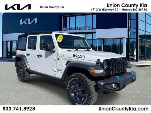 Used 2023 Jeep Wrangler Unlimited w/ Cold Weather Group AWD/4WD image 1