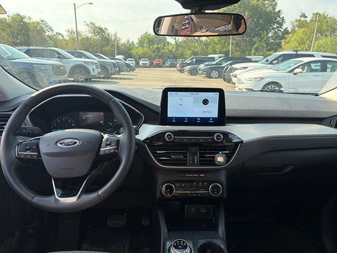 Used 2022 Ford Escape SE w/ Convenience Package FWD image 7