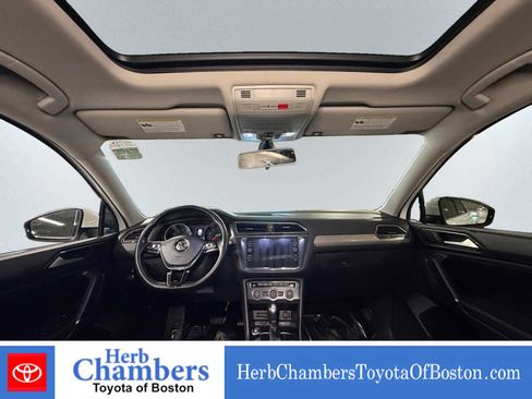 Used 2018 Volkswagen Tiguan SE w/ Panoramic Sunroof Package AWD/4WD image 6