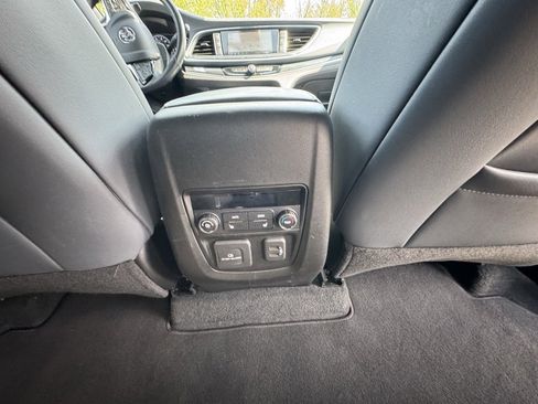 Used 2024 Buick Enclave Premium image 32