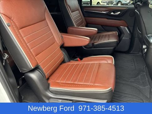 Used 2024 GMC Yukon XL Denali Ultimate AWD/4WD image 34