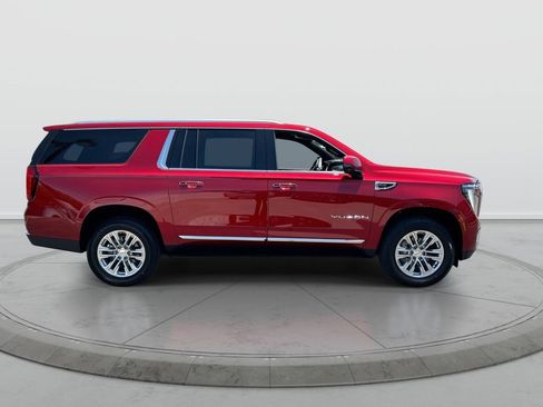 Used 2025 GMC Yukon XL Elevation AWD/4WD image 9