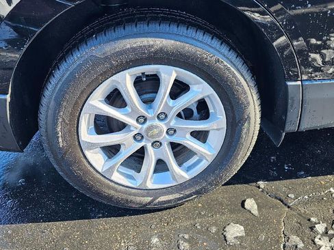 Used 2019 Chevrolet Equinox LT image 8