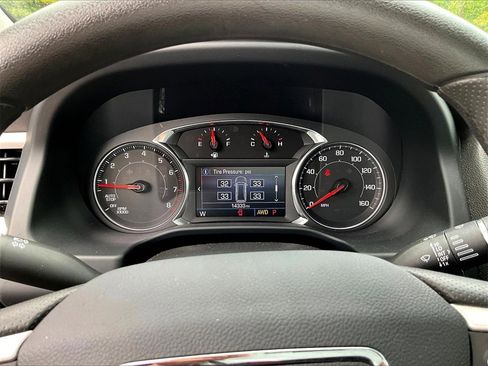 Certified 2023 GMC Acadia SLE w/ Driver Convenience Package image 16