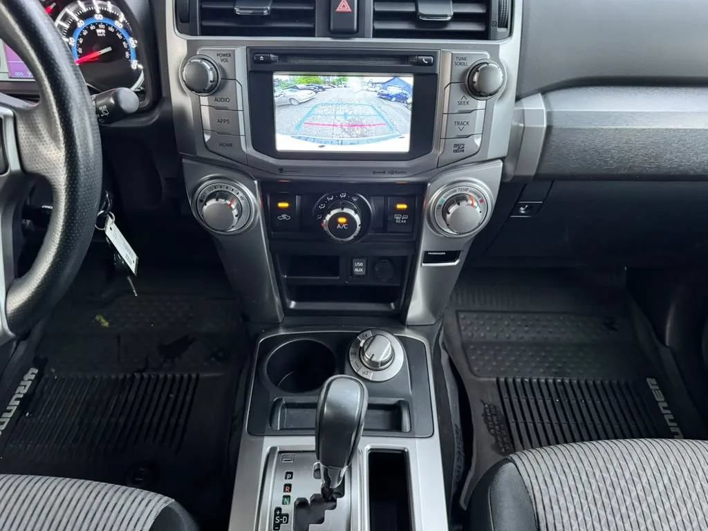 Used 2018 Toyota 4Runner SR5 AWD/4WD image 16
