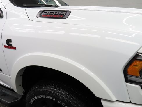 Used 2022 RAM 2500 Laramie w/ Night Edition image 28