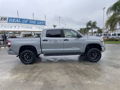 Used 2019 Toyota Tundra SR5 w/ SR5 Convenience Package image 9