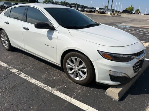 Used 2019 Chevrolet Malibu LT FWD image 3