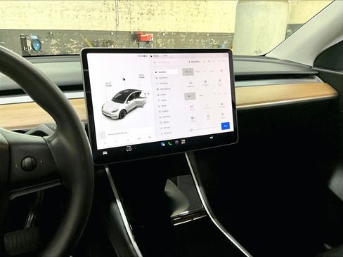 Used 2020 Tesla Model Y Long Range AWD/4WD image 9