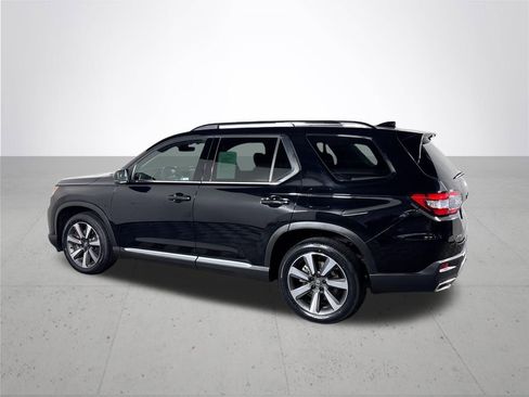 Certified 2023 Honda Pilot Touring image 9