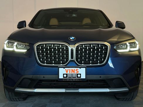 Used 2023 BMW X4 xDrive30i w/ Premium Package AWD/4WD image 4