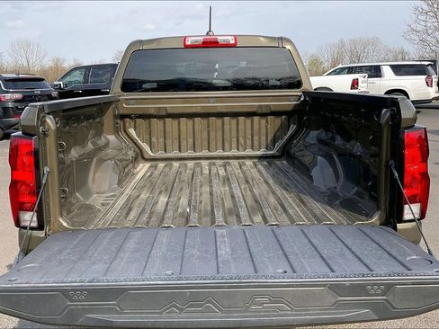 Used 2023 Chevrolet Colorado W/T image 9