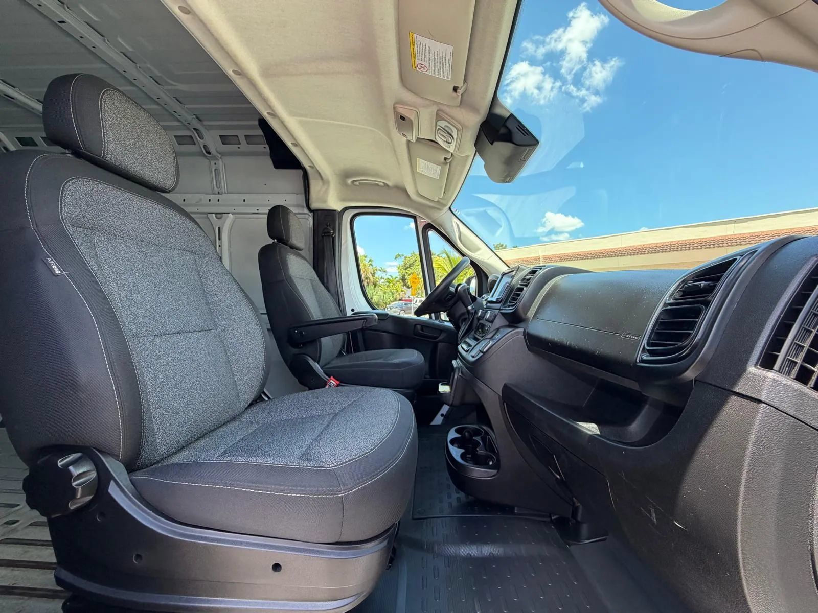Used 2023 RAM ProMaster 2500 FWD image 19