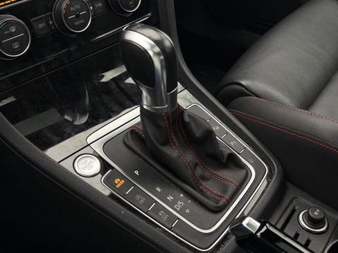 Used 2018 Volkswagen GTI Autobahn image 18