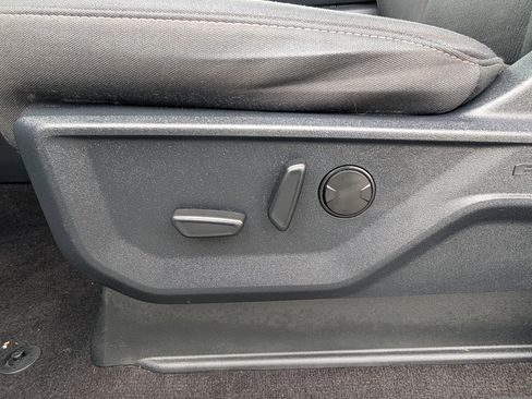 Certified 2022 Ford F150 XLT w/ Equipment Group 302A High image 19