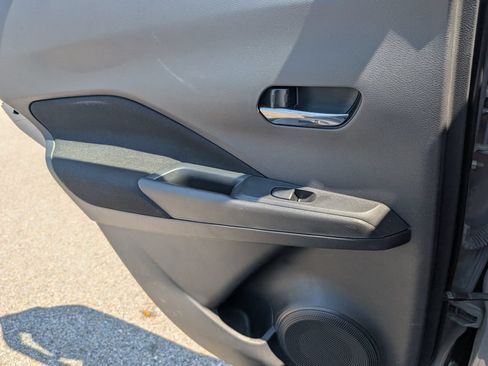 Used 2022 Nissan Kicks SV FWD image 28