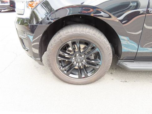 Used 2024 Ford Expedition Max XLT AWD/4WD image 11