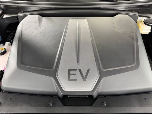 Used 2024 Kia EV6 Wind image 36