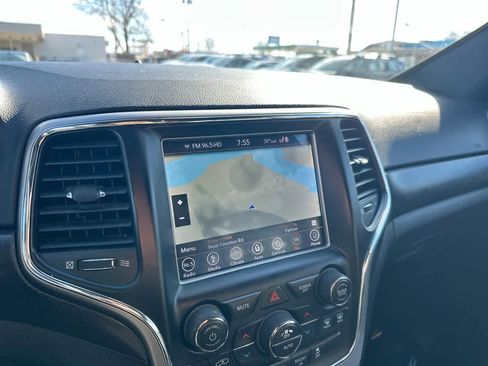 Used 2018 Jeep Grand Cherokee Altitude image 32