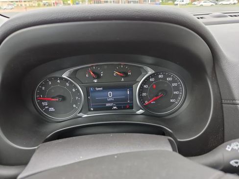 Used 2024 GMC Terrain SLE image 18