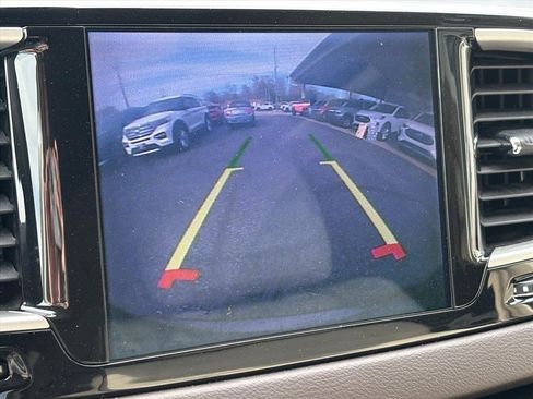 Used 2017 Chrysler Pacifica Touring-L image 5