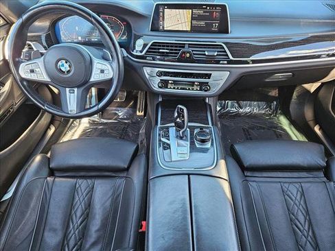 Certified 2022 BMW 750i xDrive w/ Executive Package image 15