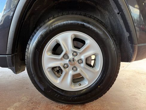 Used 2015 Jeep Grand Cherokee Laredo w/ Quick Order Package 23E image 24