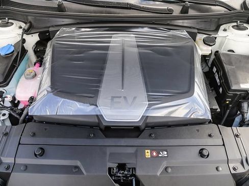 New 2024 Kia EV6 Light RWD image 14