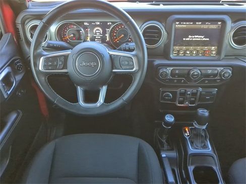 Used 2020 Jeep Wrangler Unlimited Sahara w/ Uconnect 4C Nav & Sound Group image 14