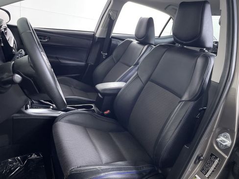 Used 2018 Toyota Corolla SE FWD image 12