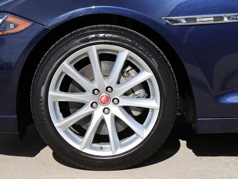 Used 2016 Jaguar XJ R-Sport image 54