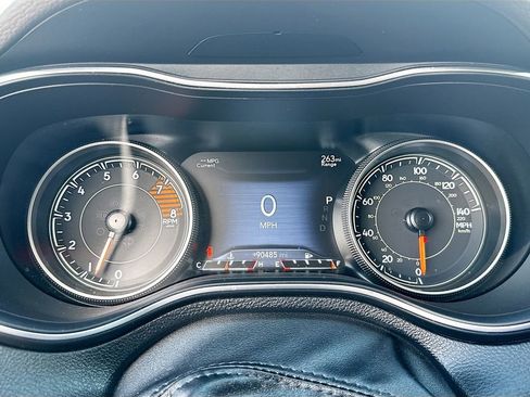 Used 2019 Jeep Cherokee Trailhawk image 38