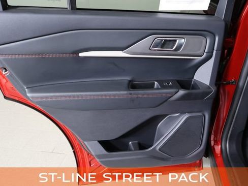 Used 2025 Ford Explorer ST-Line w/ Premium Package AWD/4WD image 17