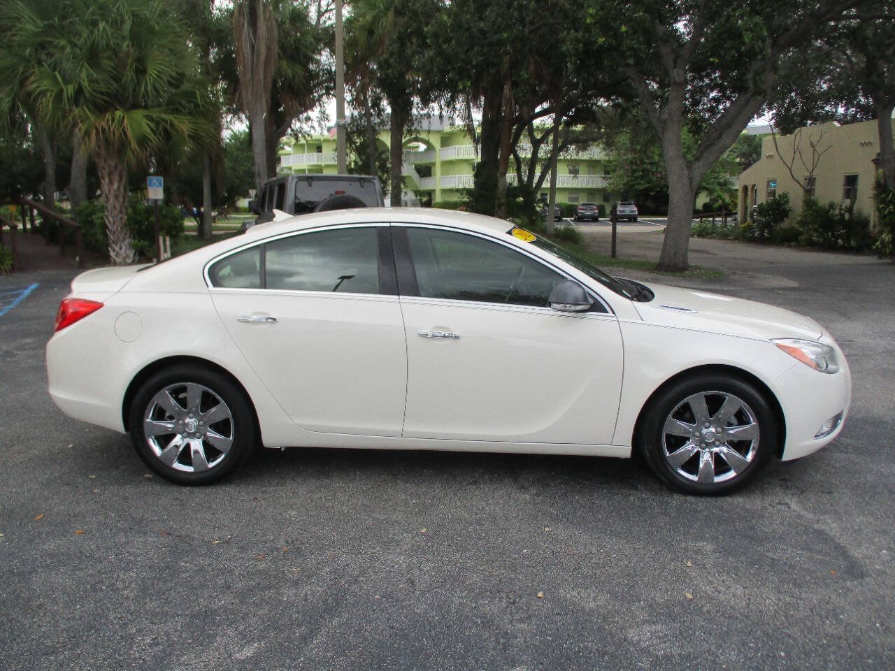Used 2012 Buick Regal Premium FWD image 3