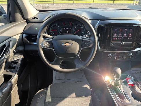 Used 2021 Chevrolet Traverse LS FWD image 13