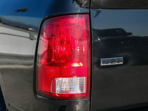 Used 2022 RAM 1500 Classic SLT image 10