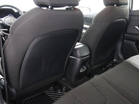 Used 2024 Hyundai Elantra SEL FWD image 16