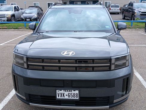Used 2024 Hyundai Santa Fe Limited FWD image 4