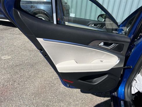 Certified 2025 Genesis G70 3.3T Advanced image 14