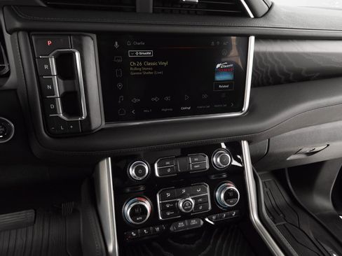 Used 2024 GMC Yukon Denali w/ Advanced Technology Package image 41