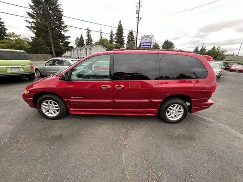 Used 1998 Dodge Grand Caravan SE FWD image 1