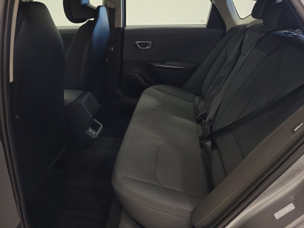 Used 2025 Kia K4 FWD image 24