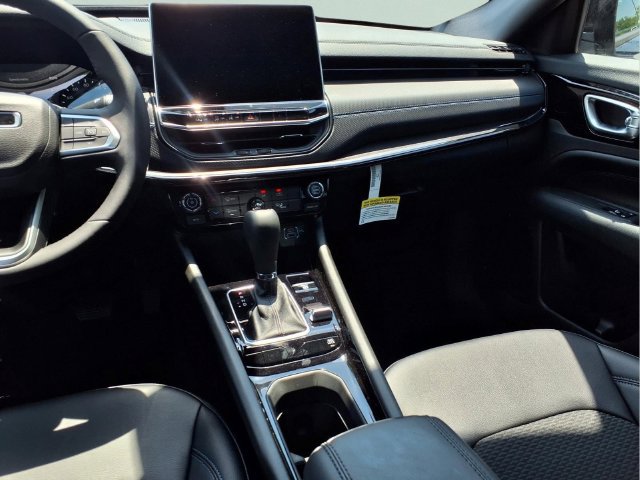 New 2026 Jeep Compass Latitude AWD/4WD image 29