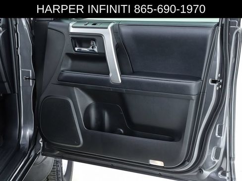 Used 2020 Toyota 4Runner SR5 Premium w/ Moonroof Package AWD/4WD image 31
